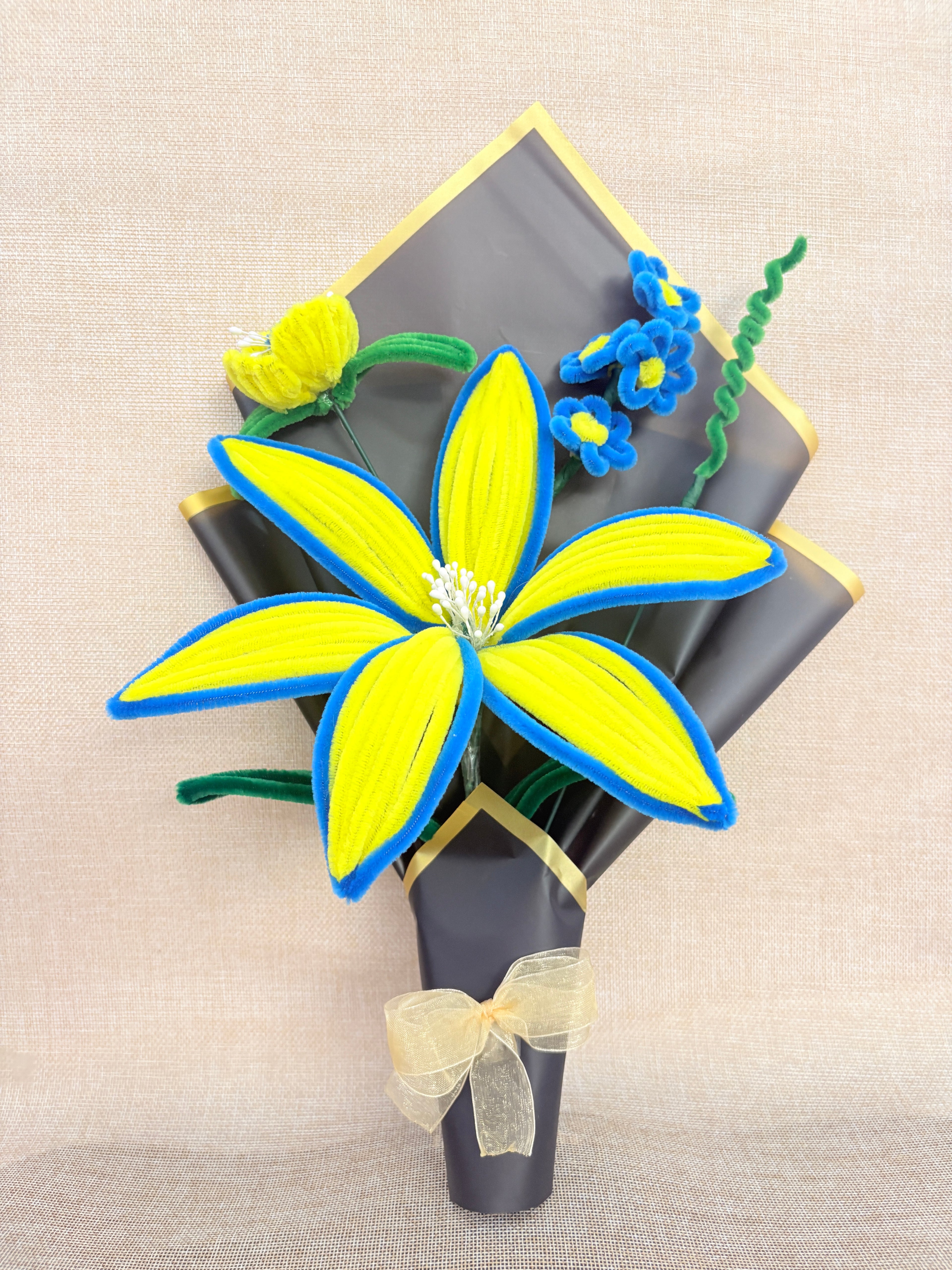 The Vivid Sky Lily Bouquet